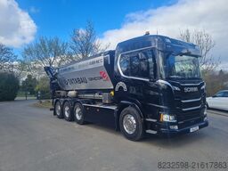 SCANIA G 560 8x4