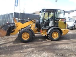 CATERPILLAR 906 M/ Schaufel/Gabel/ 2990 Std.