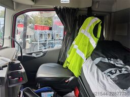 Volvo FH500 8x2 Hooklift Truck – 275,000 km WATCH VIDEO