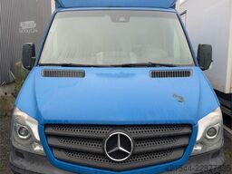 Mercedes-Benz Sprinter 4x2 Box truck – 3-temperature refrigerati
