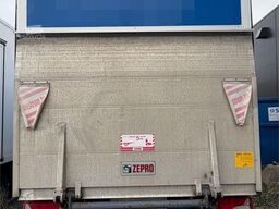 Mercedes-Benz Sprinter 4x2 Box truck – 3-temperature refrigerati