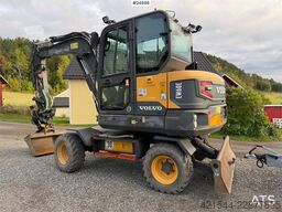 Volvo EW60E Wheeled excavator with tiltrotator and 2 buc