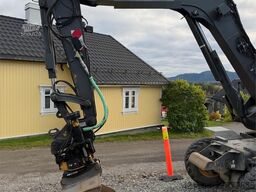 Volvo EW60E Wheeled excavator with tiltrotator and 2 buc