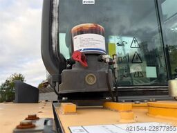 Volvo EW60E Wheeled excavator with tiltrotator and 2 buc