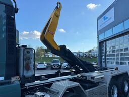 MAN TGS 35.460 8x4 Moser 26T