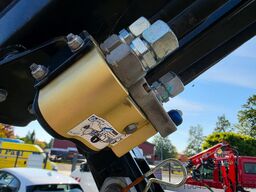 MERCEDES-BENZ Arocs 1835 AK 4x4 Kipper Kran Funk Siglebereift