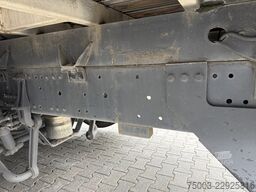 Mercedes-Benz Axor 2533 6X2 Kran Hiab 144-2