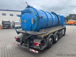 MAN 26.330 BL 6x2/4 14cbm Saugwagen