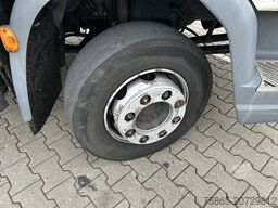 DAF LF 45 210 EEV / 466 dkm / Box Truck / Loadlift ...