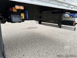 Schmitz Cargobull SCB S3B / Box Trailer / 2x Liftaxle / APK TUV 0...