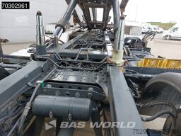 DAF CF 410 CF 8X2 35tons Velsycon CL35.71 container...