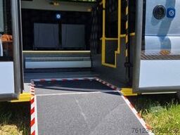 MERCEDES-BENZ Sprinter 517 Heckniederflur Vorlauffahrzeug