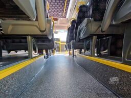 MERCEDES-BENZ Sprinter 517 Heckniederflur Vorlauffahrzeug