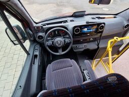 MERCEDES-BENZ Sprinter 517 Heckniederflur Vorlauffahrzeug