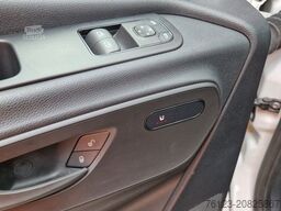 MERCEDES-BENZ 3 x Lagerfahrzeug Bürgerbus Niederflur 9 Sitze