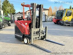 Combilift C3000CB GAS TRIPLEX 4900 FREE-LIFT