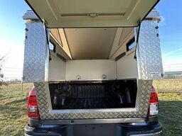 TOYOTA Hilux 2.4 4x4 Double Cab NESTLE TRAVEL MC