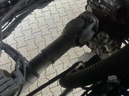 Mercedes-Benz Arocs 3345 K 6x4 Arocs 3345 K 6x4, Heckkran Hiab Jonsered 1300RS79, Bordmatik links, ca. 11m³