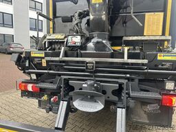 Mercedes-Benz Arocs 3345 K 6x4 Arocs 3345 K 6x4, Heckkran Hiab Jonsered 1300RS79, Bordmatik links, ca. 11m³