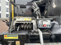 Mercedes-Benz Arocs 3345 K 6x4 Arocs 3345 K 6x4, Heckkran Hiab Jonsered 1300RS79, Bordmatik links, ca. 11m³