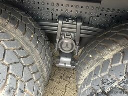 Mercedes-Benz Arocs 3345 K 6x4 Arocs 3345 K 6x4, Heckkran Hiab Jonsered 1300RS79, Bordmatik links, ca. 11m³