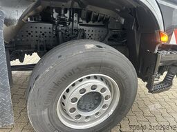 Mercedes-Benz Arocs 3345 K 6x4 Arocs 3345 K 6x4, Heckkran Hiab Jonsered 1300RS79, Bordmatik links, ca. 11m³