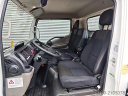 Nissan Cabstar 35.13 NT400 GSR B200T