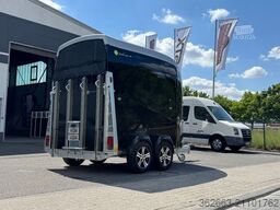 BUECKER TRAILER M 2-Pferdeanhänger