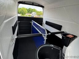 BUECKER TRAILER Careliner L Pferdeanhänger mit Rampe-Tür-System