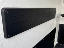 BUECKER TRAILER Careliner L Pferdeanhänger mit Rampe-Tür-System