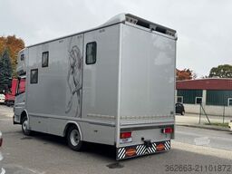 MERCEDES-BENZ Atego Böckmann Kompakter Pferde-LKW mit Wohnung