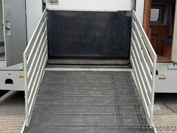 MERCEDES-BENZ Atego Böckmann Kompakter Pferde-LKW mit Wohnung