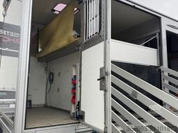 MERCEDES-BENZ Atego Böckmann Kompakter Pferde-LKW mit Wohnung