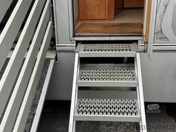 MERCEDES-BENZ Atego Böckmann Kompakter Pferde-LKW mit Wohnung