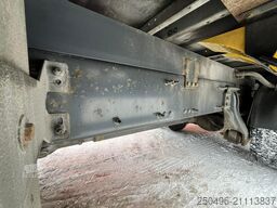 Renault T 440 6x2*4 BOX L=8610 mm