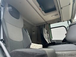 DAF CF 330 FT Sleeper Cab / 645 dkm / NL Truck