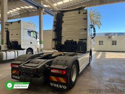 VOLVO FH 460 Globetrotter XL i-Save SideSkirts