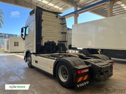 VOLVO FH 460 Globetrotter XL i-Save SideSkirts