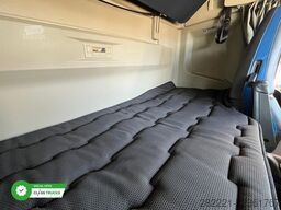 VOLVO FH 460 Globetrotter XL i-Save SideSkirts