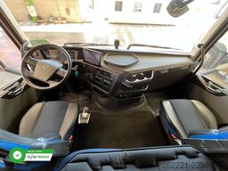 VOLVO FH 460 Globetrotter XL i-Save SideSkirts