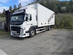 Volvo FM330 4x2 box truck with full side opening and Zep