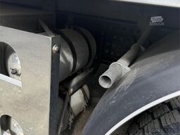 Volvo FM330 4x2 box truck with full side opening and Zep