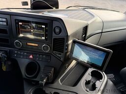 MERCEDES-BENZ ANTOS 2533 L Getränkekoffer 8,20 m LBW 2 T*LENK