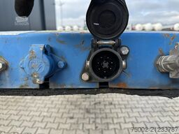 Burg 20FT/3-axles / empty weight: 3.290kg / SAF DISC...