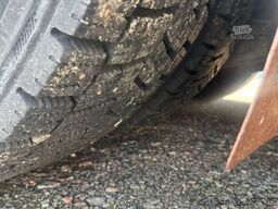 Volvo 9700H bus w/ 54 seats w/ summer and winter tires