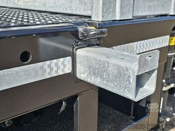 Broshuis 3ABSD / EXTENADABLE / HIAB 95 tm + JIB / ELECTR...