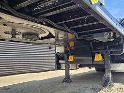 Broshuis 3ABSD / EXTENADABLE / HIAB 95 tm + JIB / ELECTR...