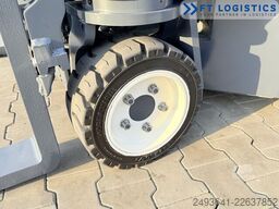 Combilift CB3000 DIESEL TRIPLEX 4900 POSITIONER