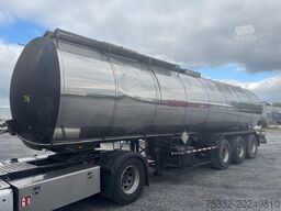 Vocol 3 Achs 32.000 Ltr Bitumen V2 A isoliert
