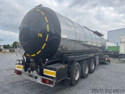 Vocol 3 Achs 32.000 Ltr Bitumen V2 A isoliert